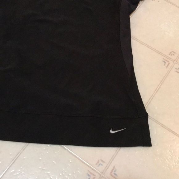 NIKE Fit Dry Black Athletic Tee - Picture 4 of 6